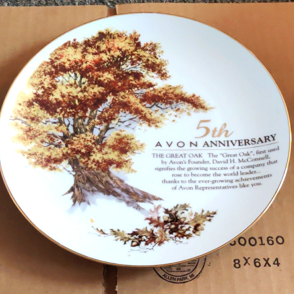 5th AVON ANNIVERSARY PLATE.